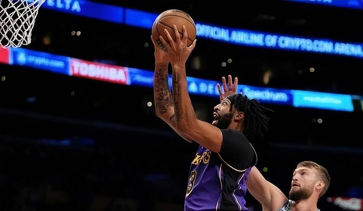 关于勇士后卫获得周最佳球员称号，成为焦点的信息